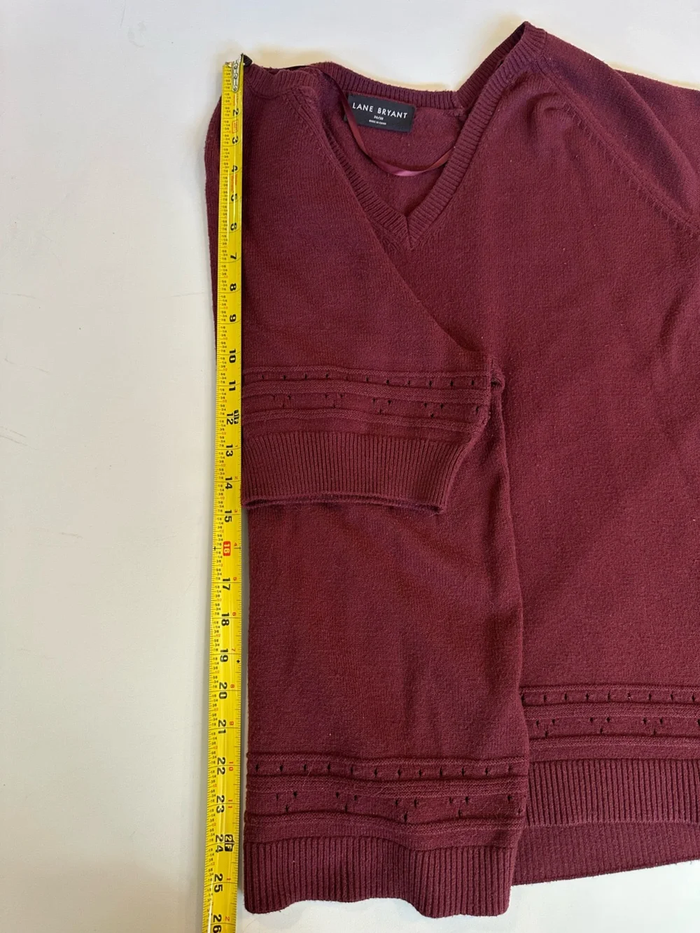 Women's Short Sleeve V-Neck Sweater in Deep Wine Maroon - 26/28 - Picture 2 of 3